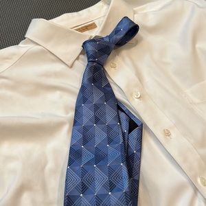 Murano all silk blue geometric print EUC tie